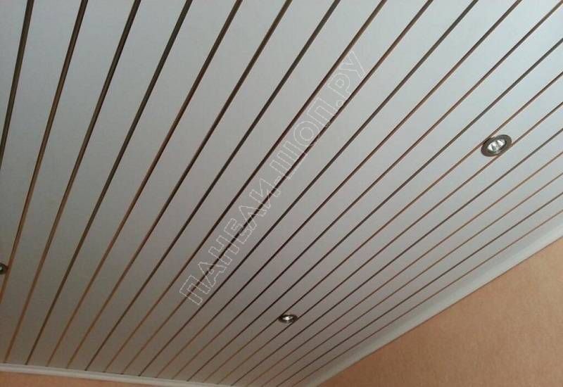 Можно ли потолок обшить панелями ПВХ