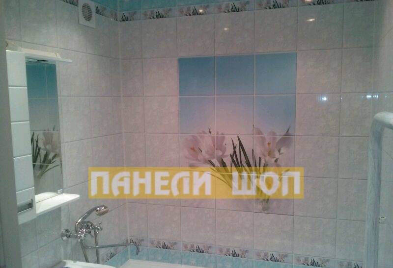 Панели ПВХ Новита (Novita), Крокус лазурь узор, фото в ванной