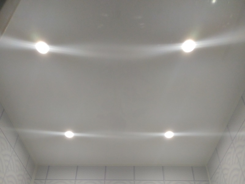 Пластиковый потолок для ванной комнаты
