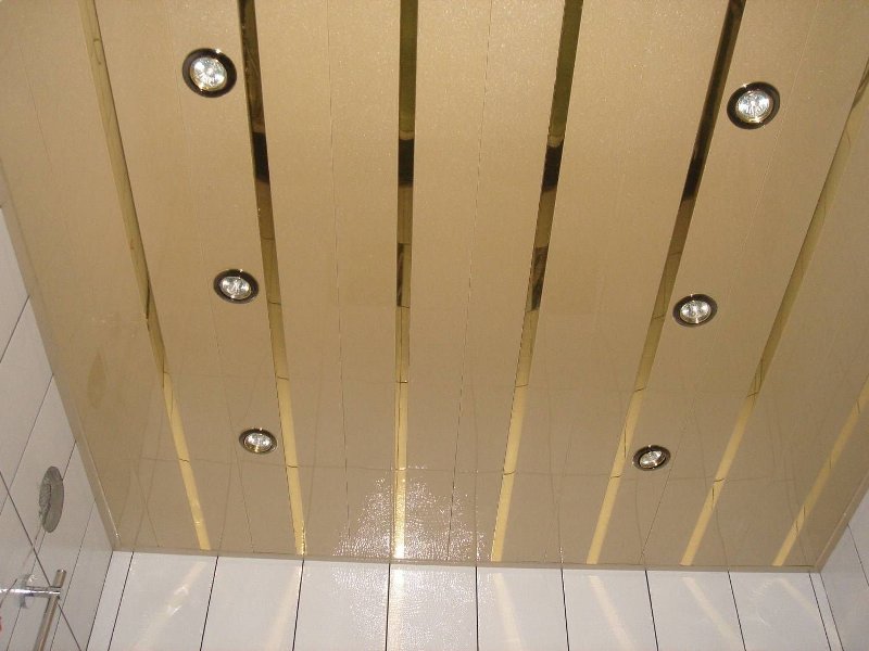 алюминиевые реечные потолки для ванной 